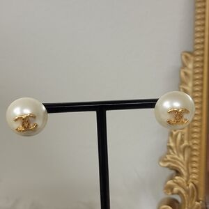 Chanel Gold and Cream Pearl Earrings